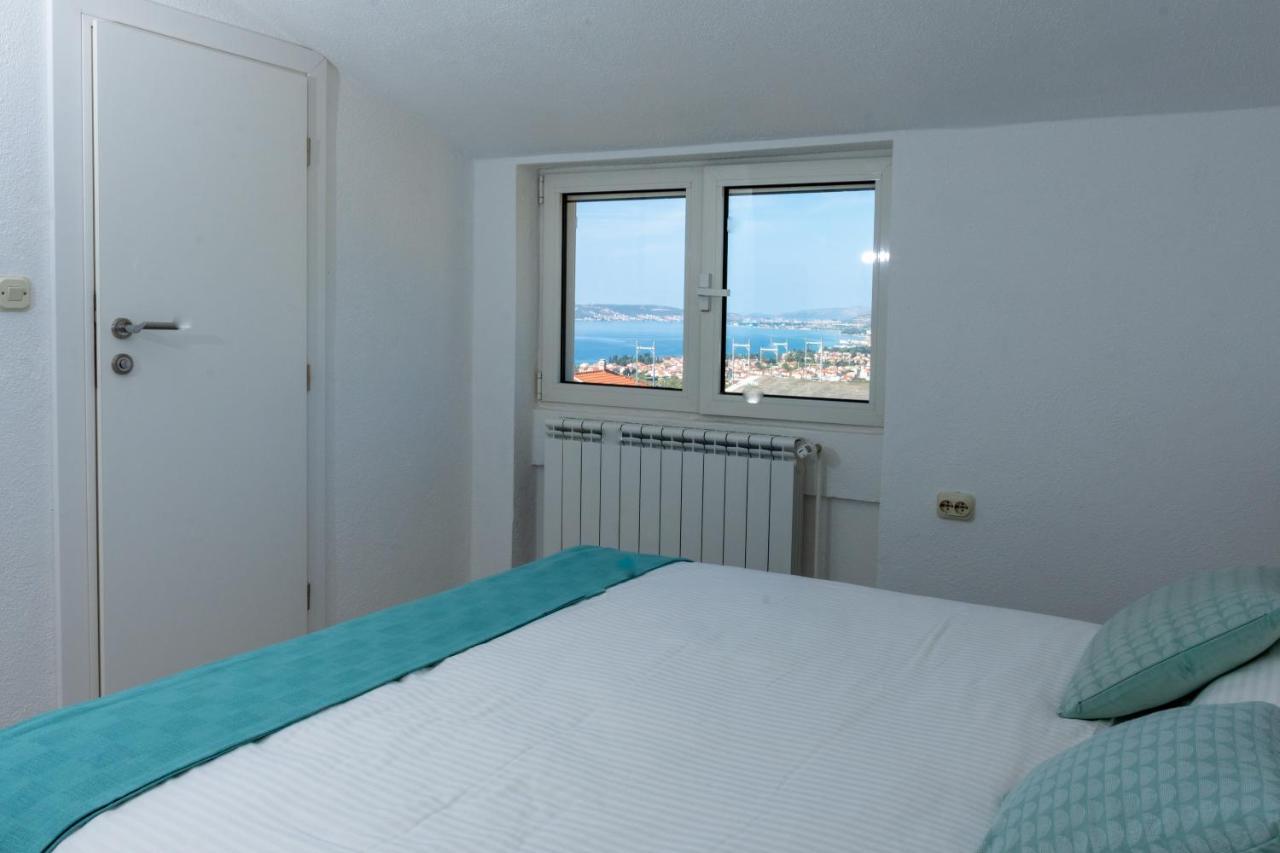 The View Split. Highlight With Roof-Top-Terrace And Pool Kastela Luaran gambar