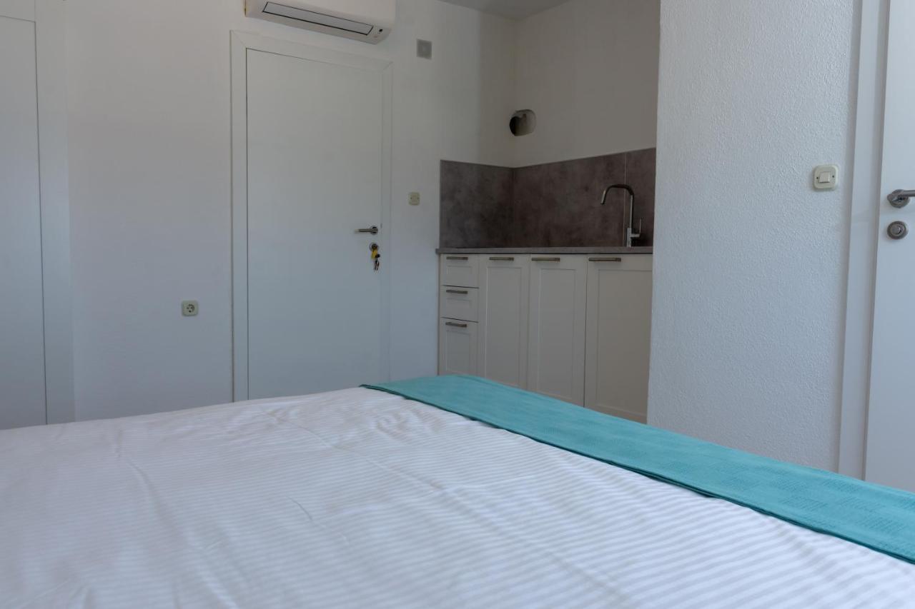 The View Split. Highlight With Roof-Top-Terrace And Pool Kastela Luaran gambar