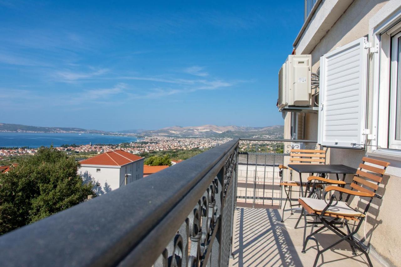 The View Split. Highlight With Roof-Top-Terrace And Pool Kastela Luaran gambar